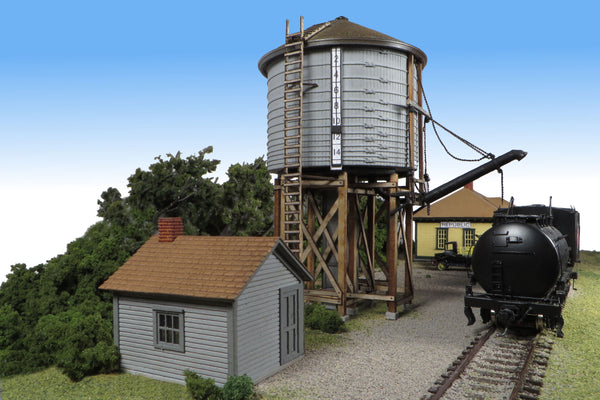 Water Tank, Wooden, 50,000 Gallons, with pump house - HO
